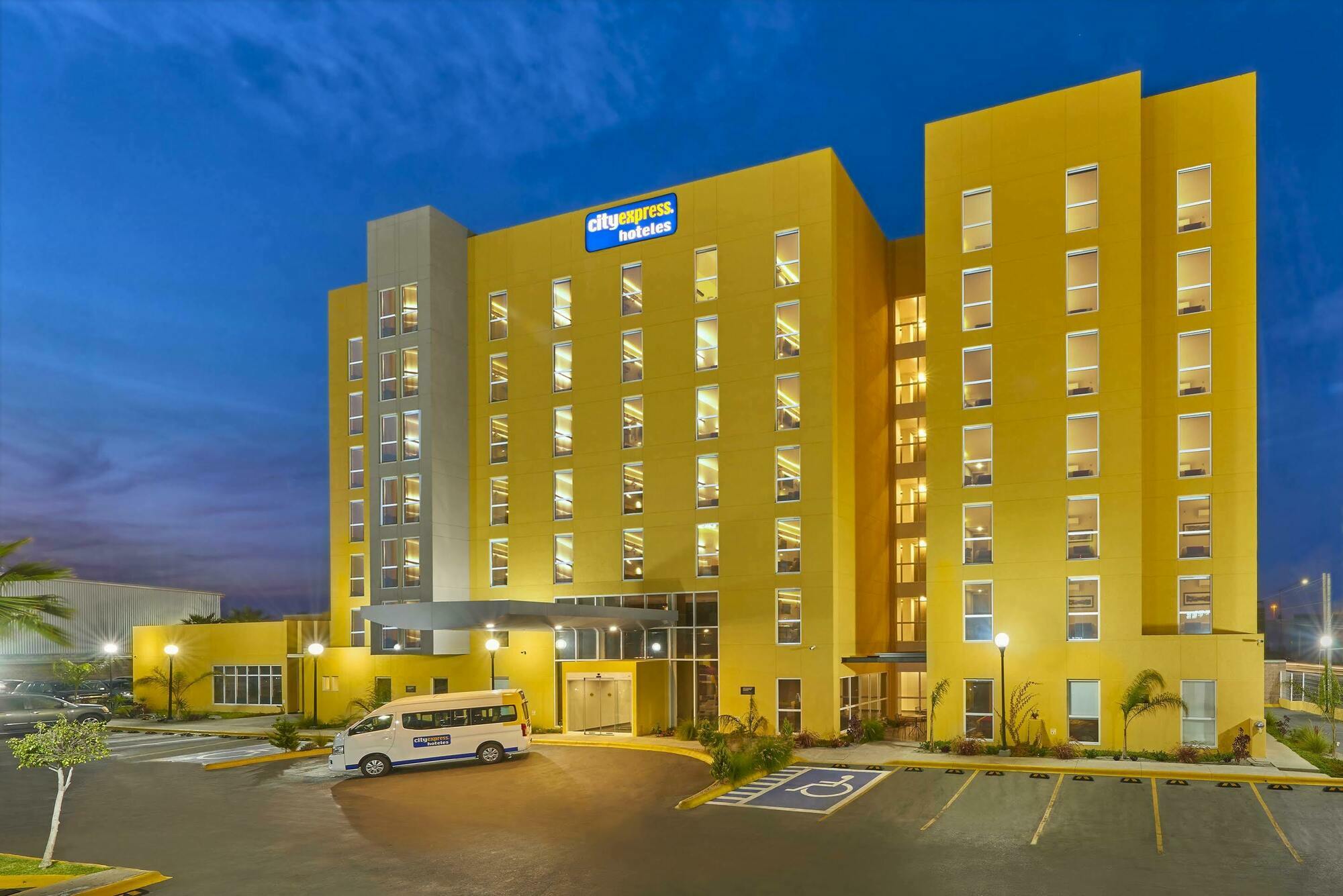 City Express Plus By Marriott Тихуана Экстерьер фото